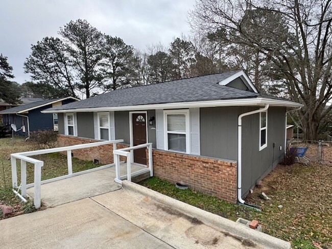 Building Photo - $500 off May! Call for details.