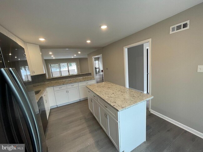 Foto del edificio - 11715 Newbridge Ct