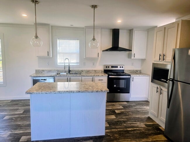 Building Photo - 14162 Keepsake Trl