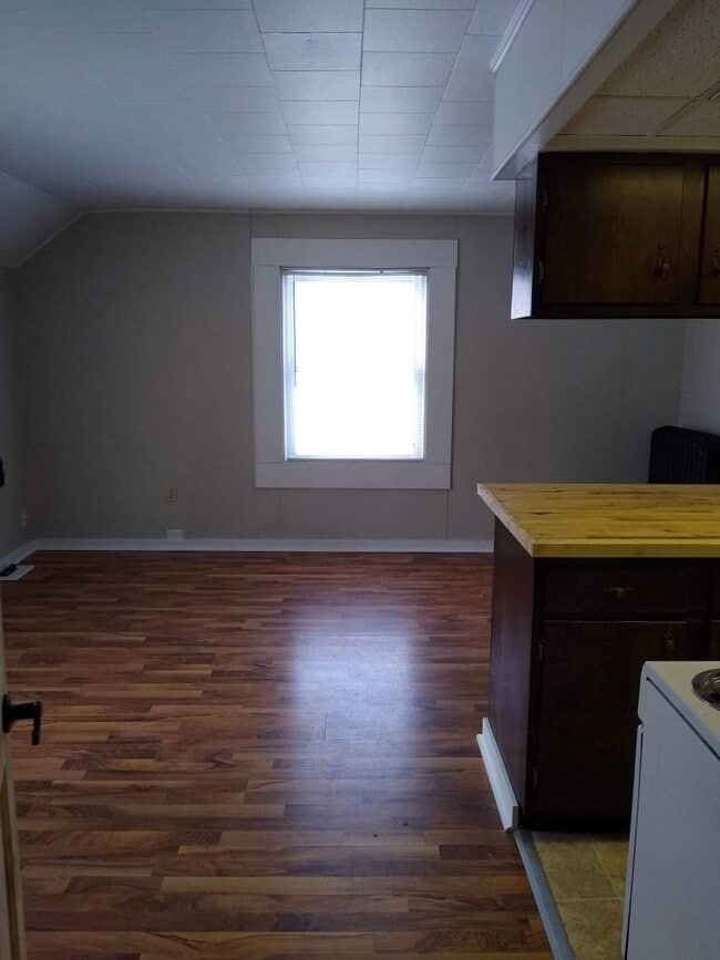Building Photo - 321 Ives Ave