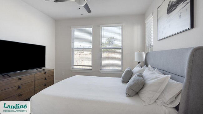 Building Photo - 15950 Chase Hill Blvd