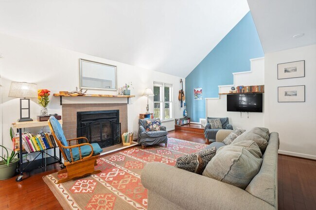 Foto del edificio - Charming 3br 2ba Saltbox Home in Peaceful,...