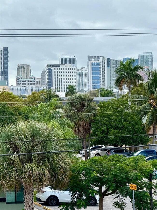 Foto del edificio - 1100 NE 9th Ave