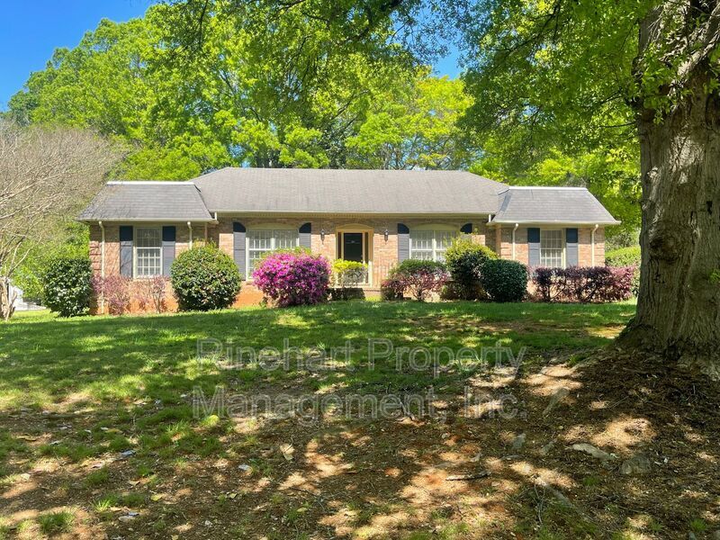 Primary Photo - 905 Hillcroft Pl