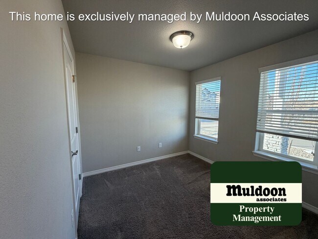 Building Photo - Newer build ready to move in!