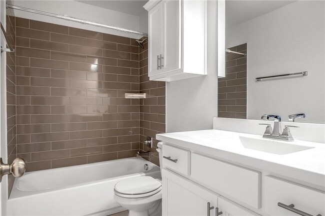 Foto del edificio - 15732 Potomac Dr