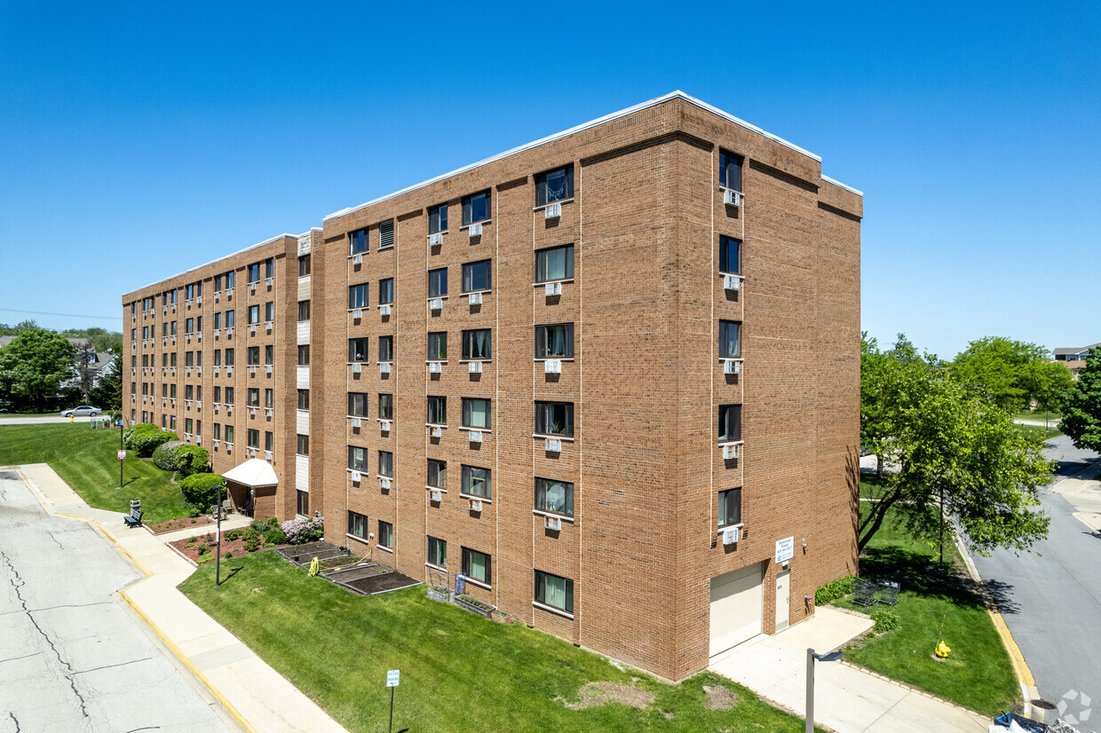 Shorewood Tower - Apartments in Glendale Heights, IL | Apartments.com