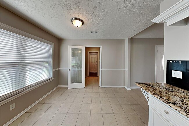 Foto del edificio - 22530 Smokey Hill Dr