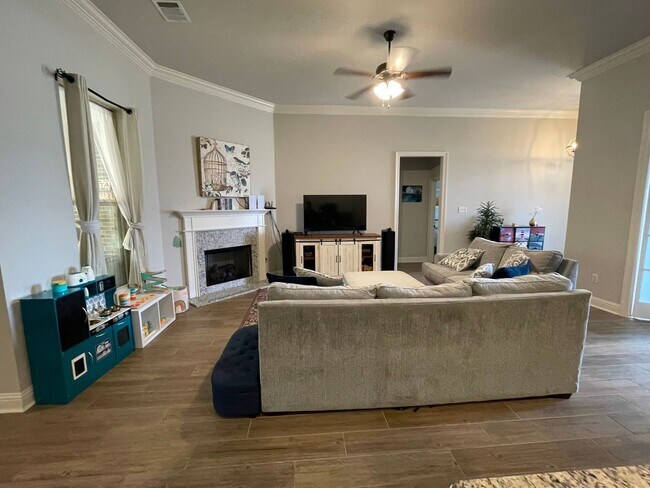 Foto del edificio - Gorgeous 3 Bedroom Home in Lucien Fields - Only 5 Years Old!
