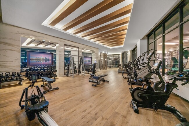 Building Photo - 2525 Turtle Creek Blvd