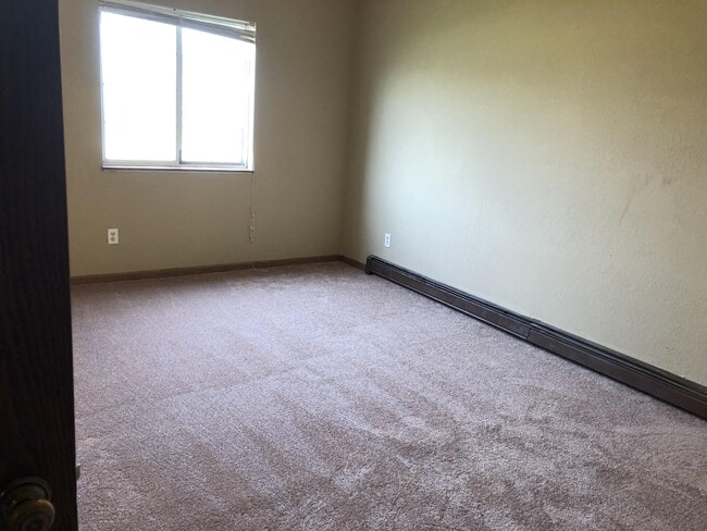 Building Photo - 1048 Abbey Ct