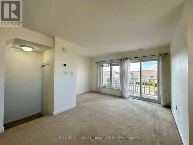 Building Photo - 260 Shanly Private