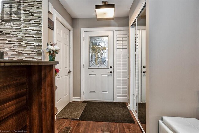 Photo du bâtiment - 180 Highland Rd W