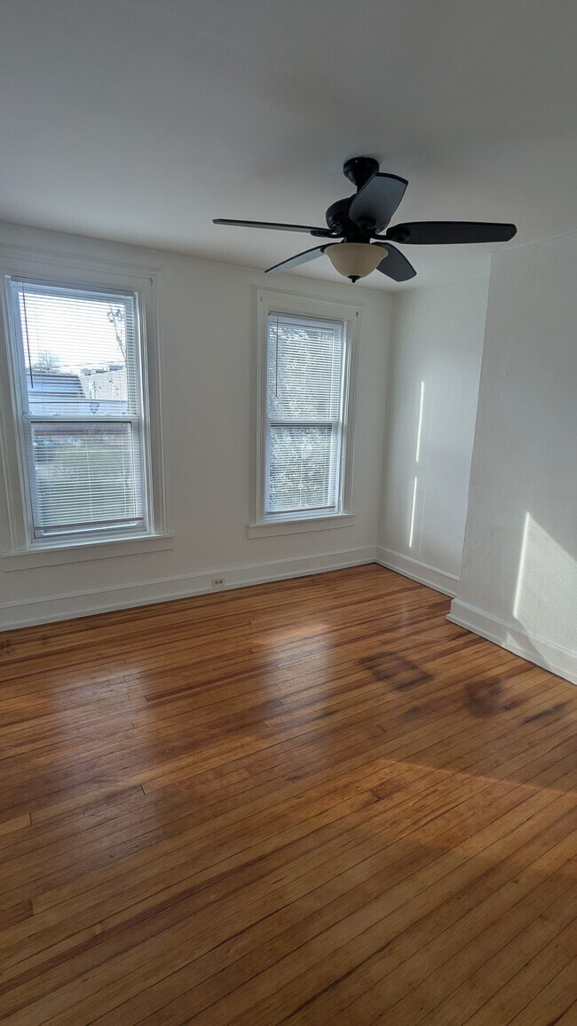 Foto del edificio - 136 Dove St