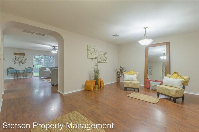 Building Photo - 3 br, 3 bath House - 11521 Chatam Berry Lane