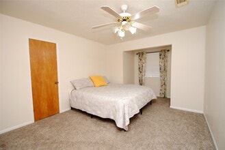 Building Photo - 15007 Pebble Bend Dr Building Photo - 15007 Pebble Bend Dr