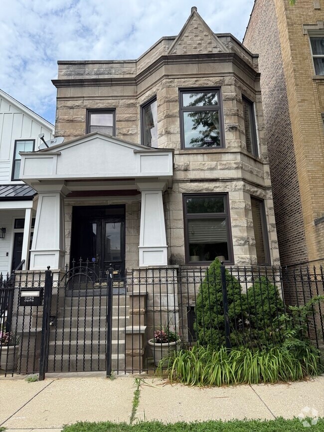Building Photo - 3252 W Crystal St