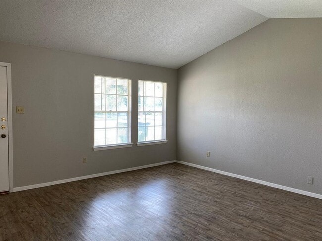 Foto del edificio - 510 Willowbend Cove