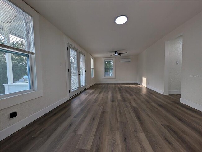 Foto del edificio - 985 8th Ave S