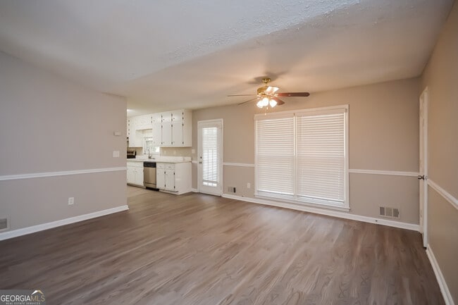 Foto del edificio - 4801 Cedar Brook Dr SE