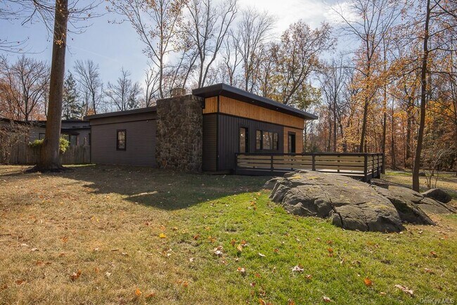 Foto del edificio - 6 Indian Hill Ln