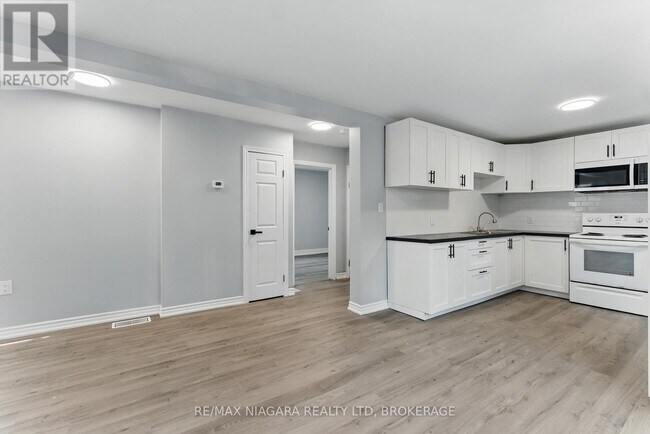 Photo du bâtiment - 290 Scholfield Ave S
