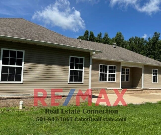Building Photo - Sorry No Smoking and Pets Permitted with R...