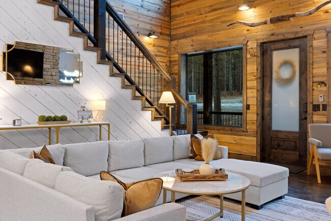 Foto del edificio - 222 Lost Creek Trl