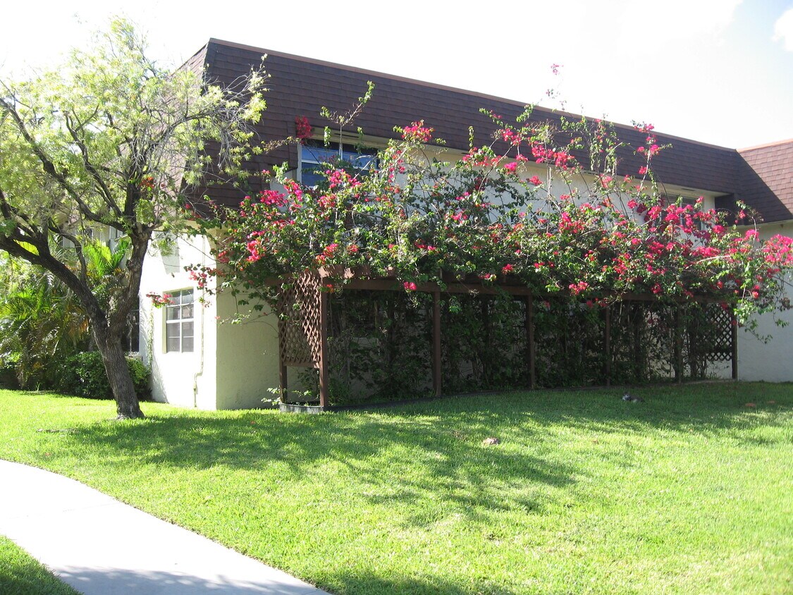 Foto principal - 9105 SW 137th Ter
