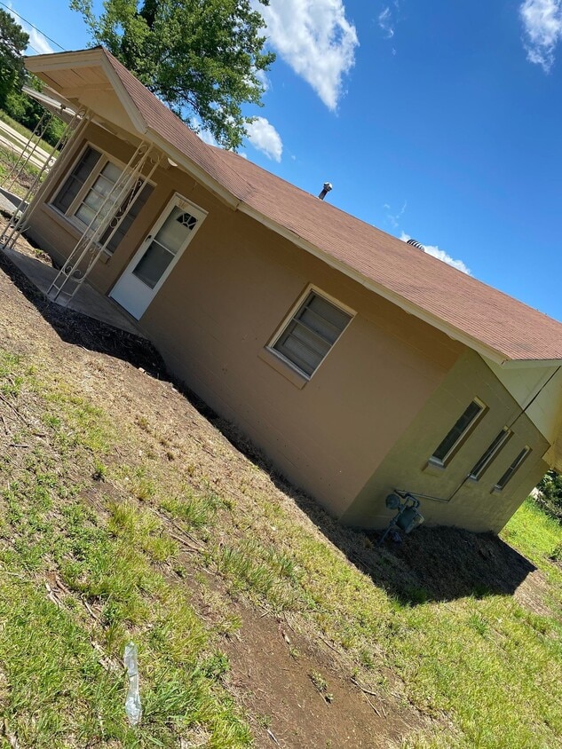 3821 Landline Rd, Selma, AL 36701 House Rental in Selma, AL