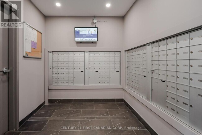 Building Photo - 460-460 Callaway Rd