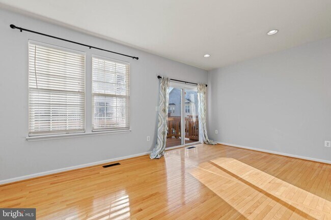 Building Photo - 46202 Walpole Terrace
