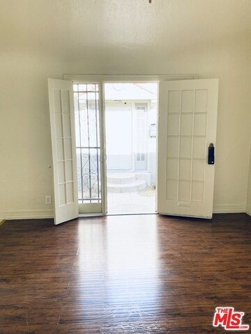Building Photo - 1205 S Mariposa Ave