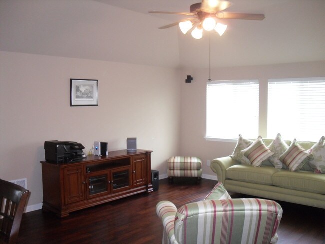 Building Photo - 218 Maidstone Cove - 1