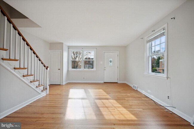 Foto del edificio - 7703 Beech Ln