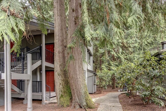 Building Photo - Updated 2 bed Downtown Redmond Condo w/Pool and EV Charging
