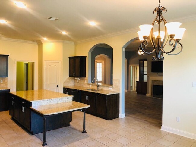 Building Photo - TURTLE CREEK-GATED-BENTON-BEAUTIFUL HOME-N...