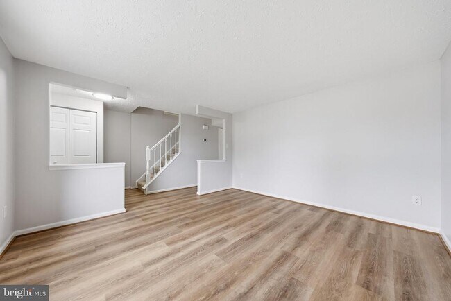 Foto del edificio - 6711 Kernel Ct