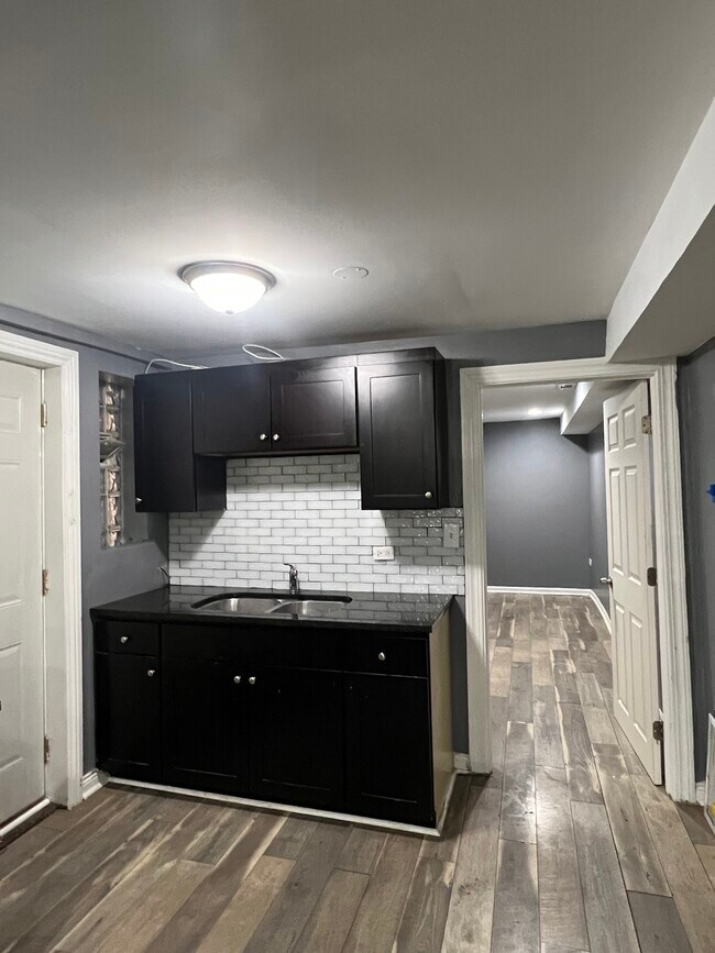 6536 S Drexel Ave Unit Garden, Chicago, IL 60637 Apartments in Chicago, IL