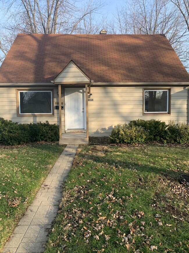Single Family Home - 16853 Shea Ave