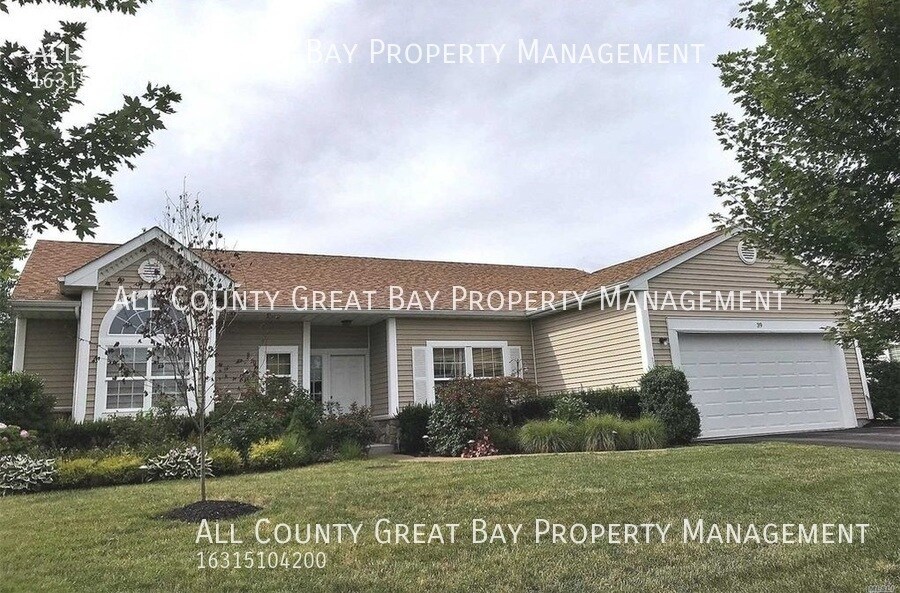 39 Country Woods Dr, Saint James, NY 11780 House Rental in Saint