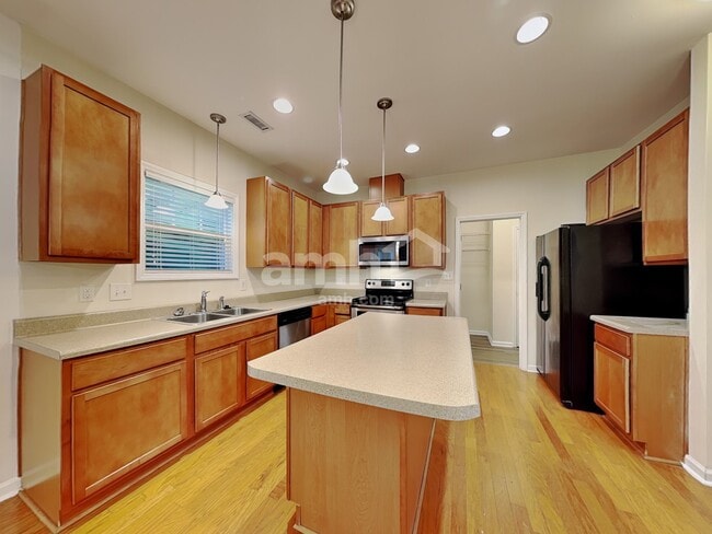 Building Photo - 2825 Tulip Poplar Cir