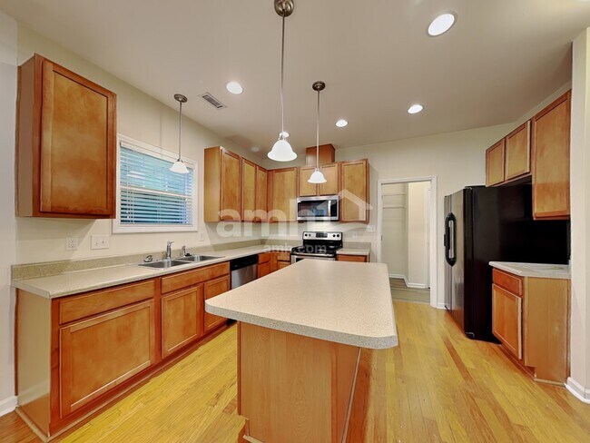 Foto del edificio - 2825 Tulip Poplar Cir