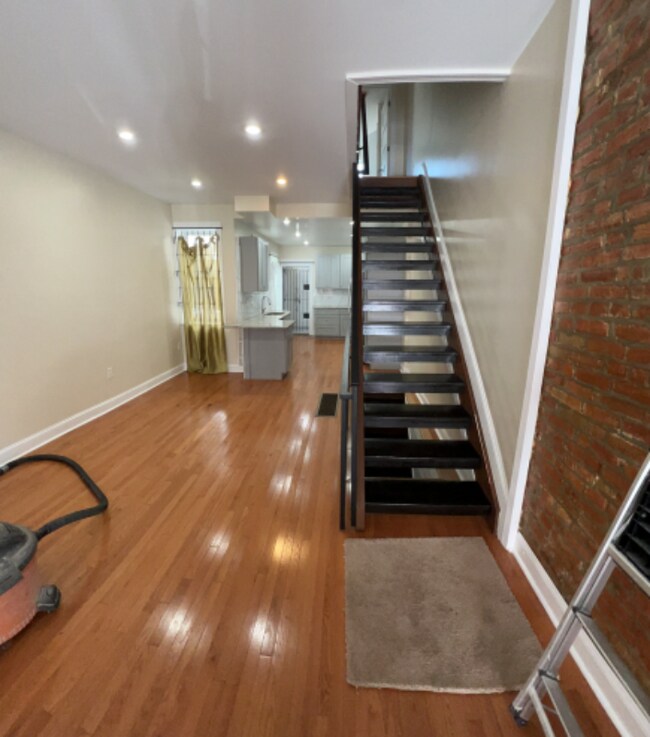 Foto del edificio - 1737 N Bambrey St