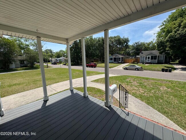 Foto del edificio - 3609 Dellwood Ave