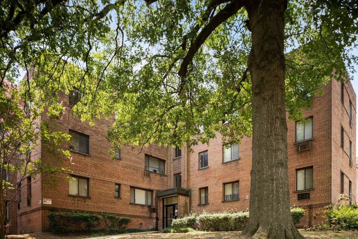Foto principal - Affordable 2-Bedroom Apartment in Southwes...