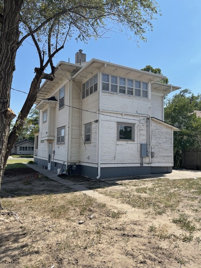 22 W 24th Ave, Hutchinson, KS 67502 House for Rent in Hutchinson, KS