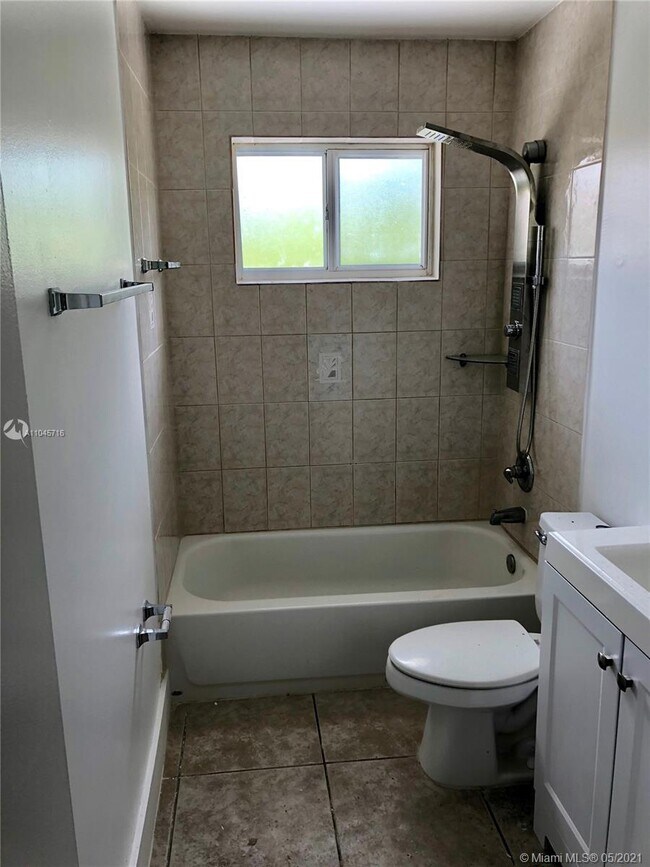 Building Photo - 7881 SW 152nd Ave