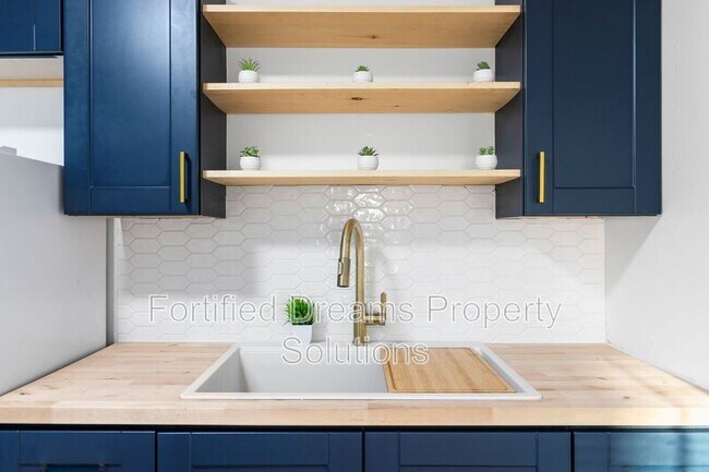 Building Photo - 218 Walker Ave