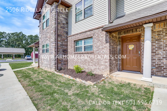 Building Photo - 2506 Ridgeland Cir